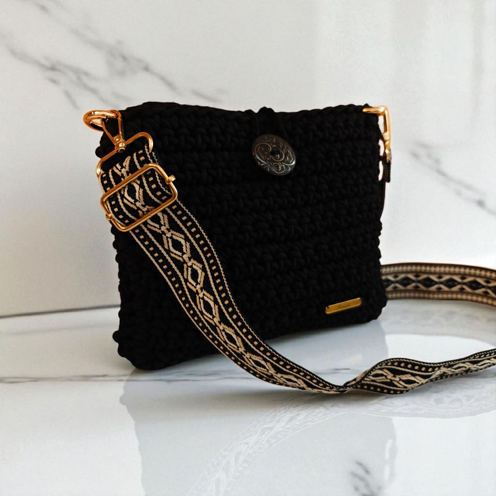 Custommade - Ολόπλεκτο τσαντάκι μαύρο με ιμάντα ρόμβοι