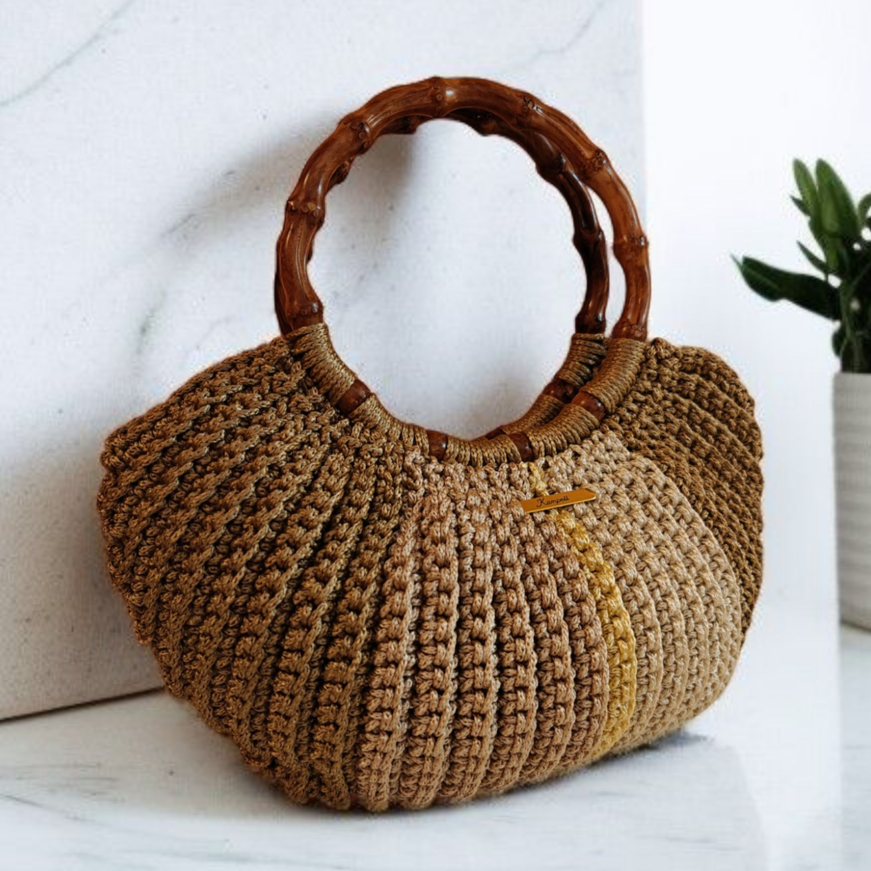 Πολύχρωμο τσαντάκι με ανάγλυφη πλέξη & χεράκια μπαμπού