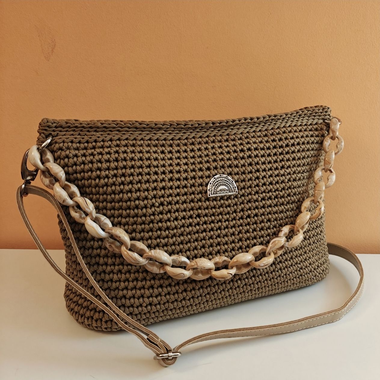 Τσάντα χιαστί μπεζ