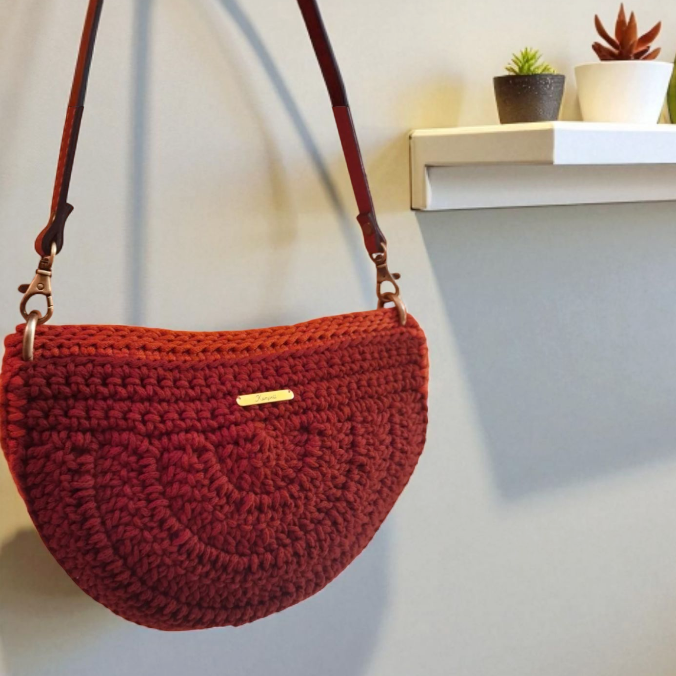 Καφέ-κεραμμιδί τσαντάκι "halfmoon"