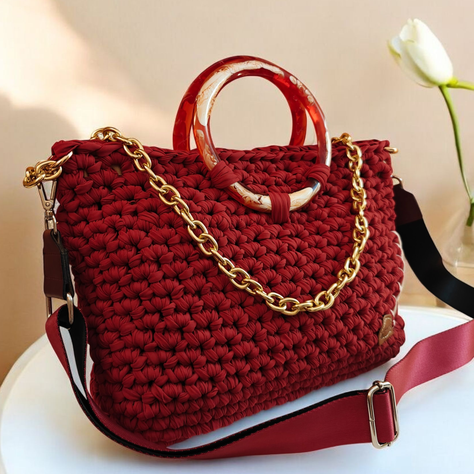 Κόκκινη tote bag με κοκκάλινα χεράκια, αλυσίδα ώμου & ιμάντα