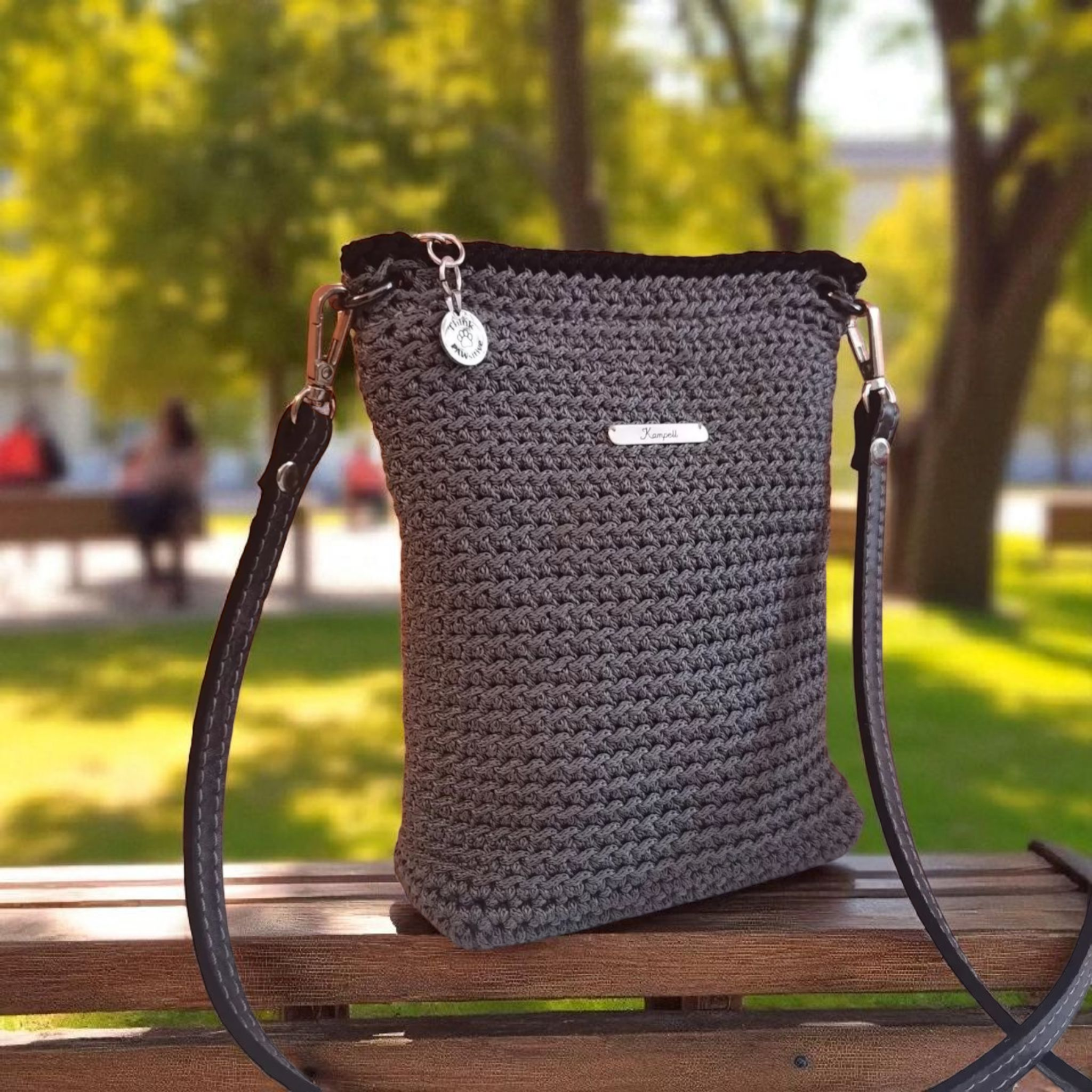 Ολόπλεκτο τσαντάκι γκρι "Think Pawsitive"