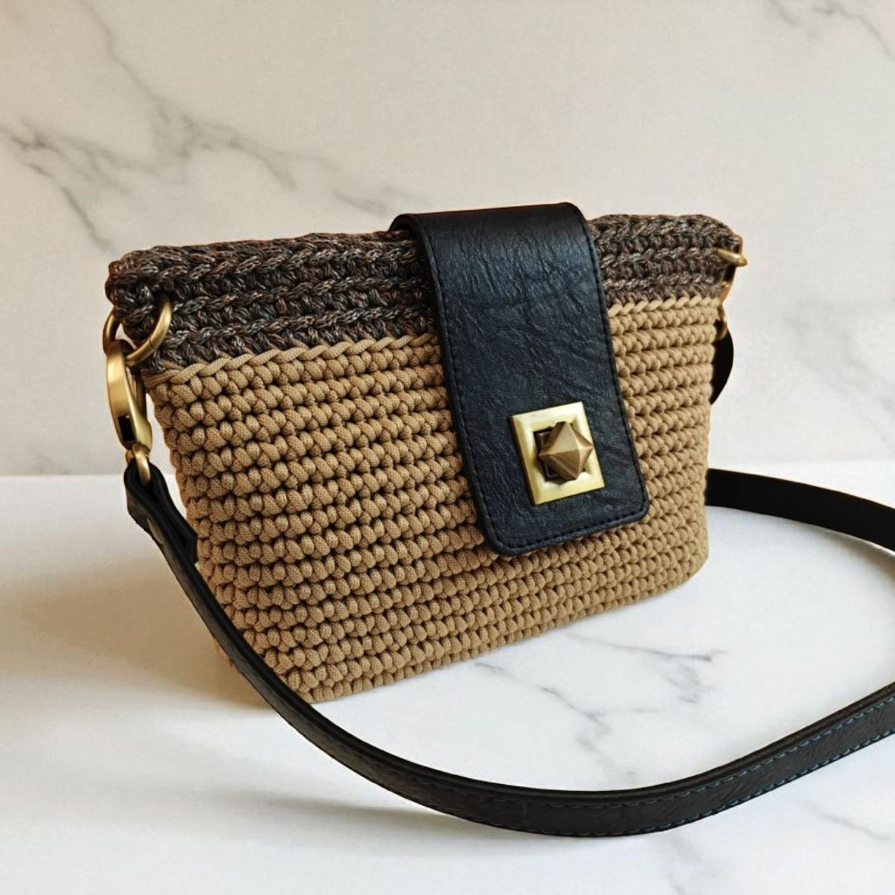 Μπεζ - μπλε τσαντάκι χιαστί με ξύλινο πάτο Qrtos Creations