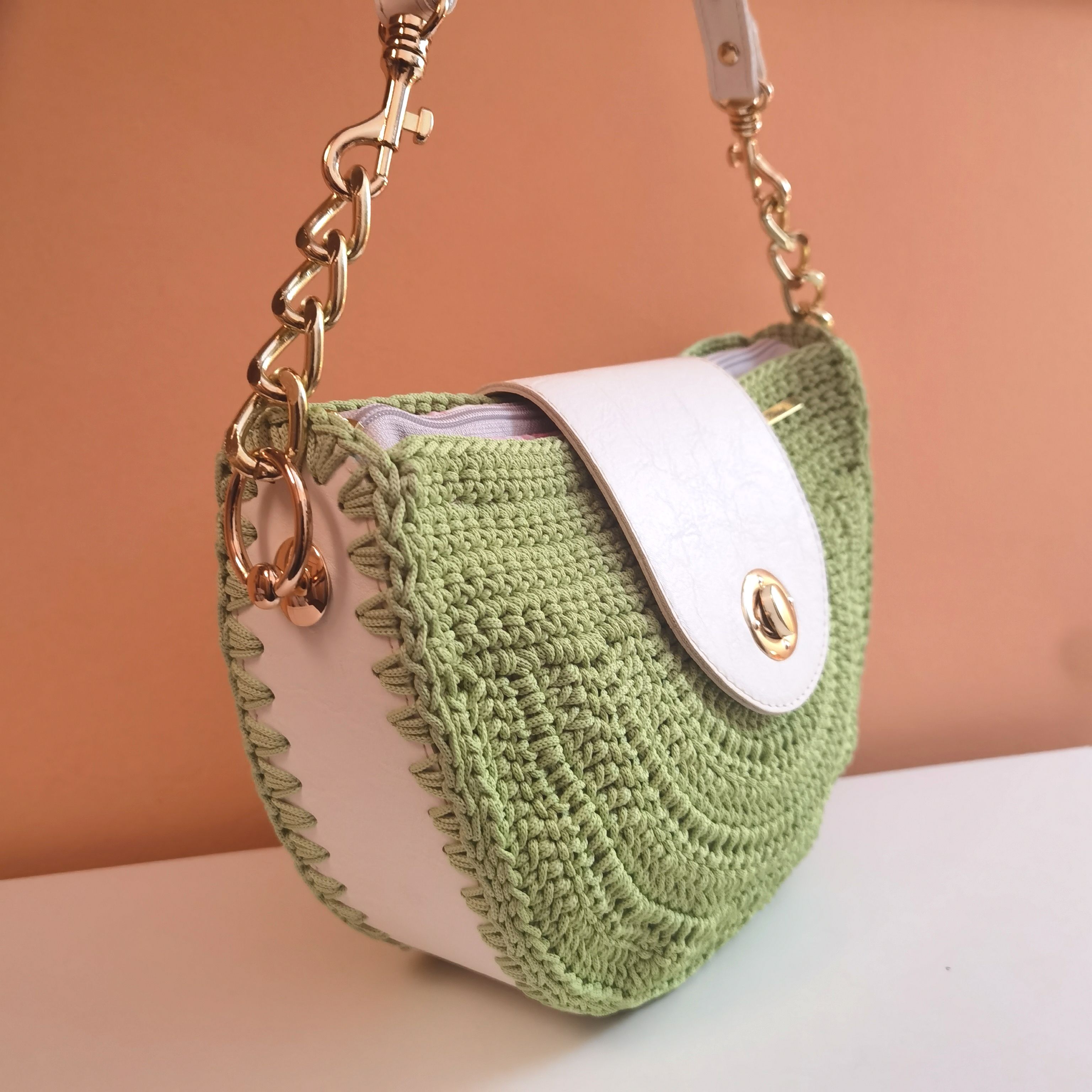 Custommade: Lime τσάντα "halfmoon" με περιμετρικό πάτο λευκό
