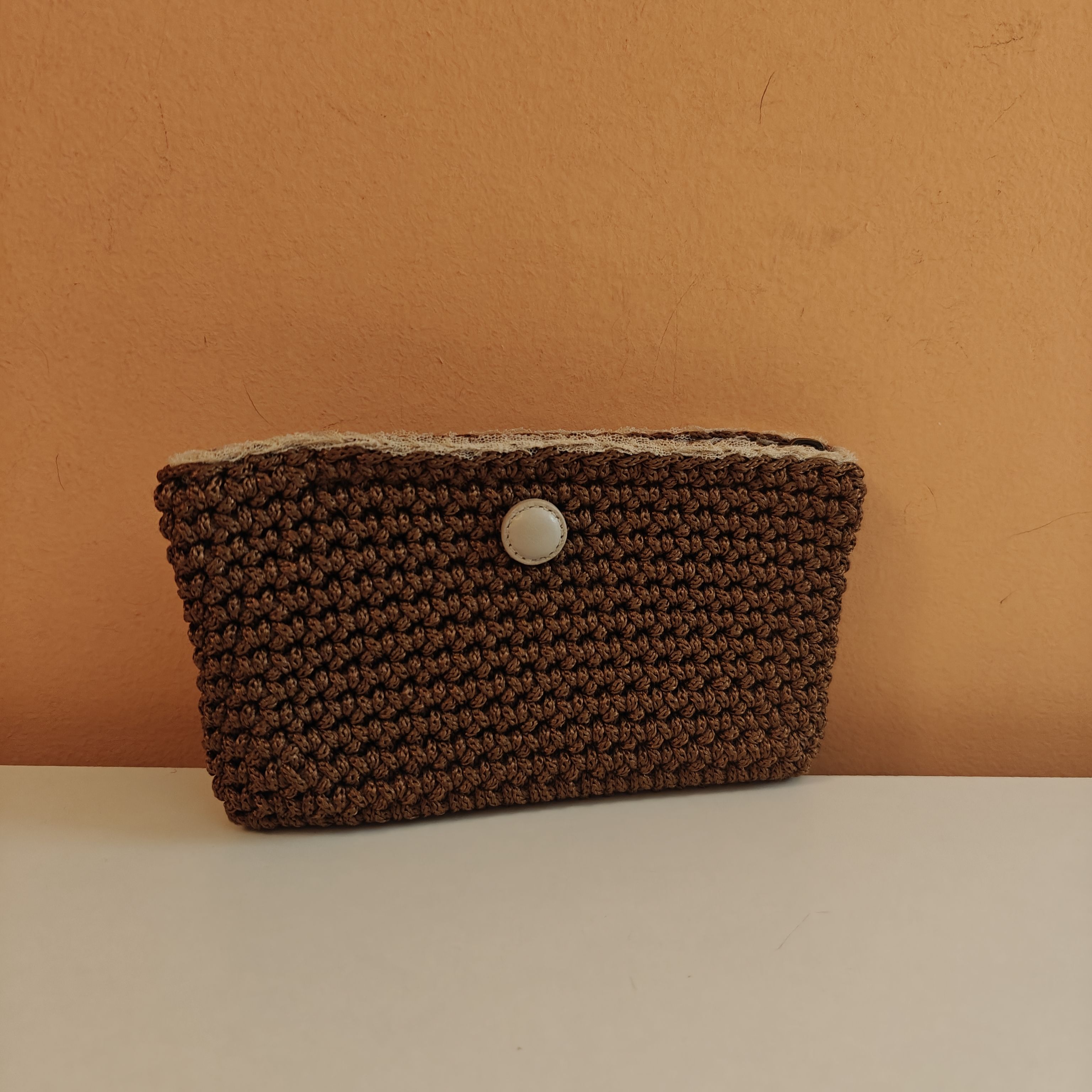 Πλεκτό πορτοφόλι καφέ